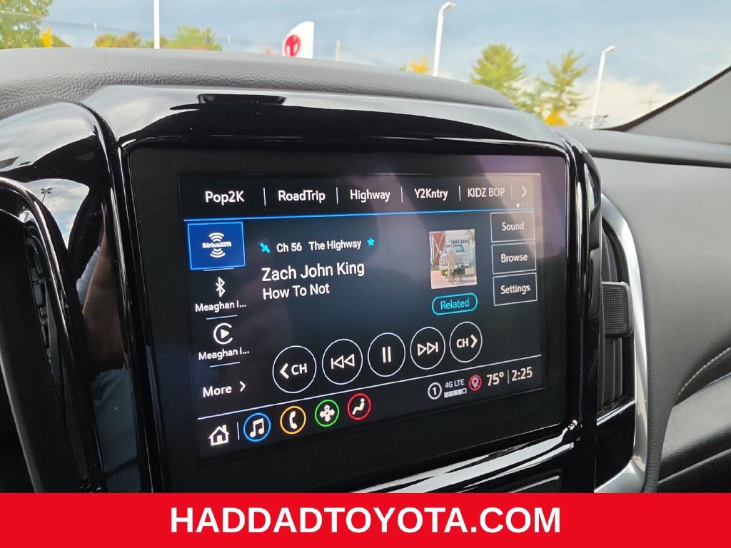 Used 2023 Chevrolet Traverse LT AWD/4WD image 17