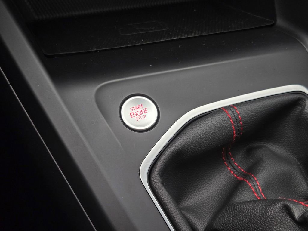 Used 2022 Volkswagen GTI SE image 21