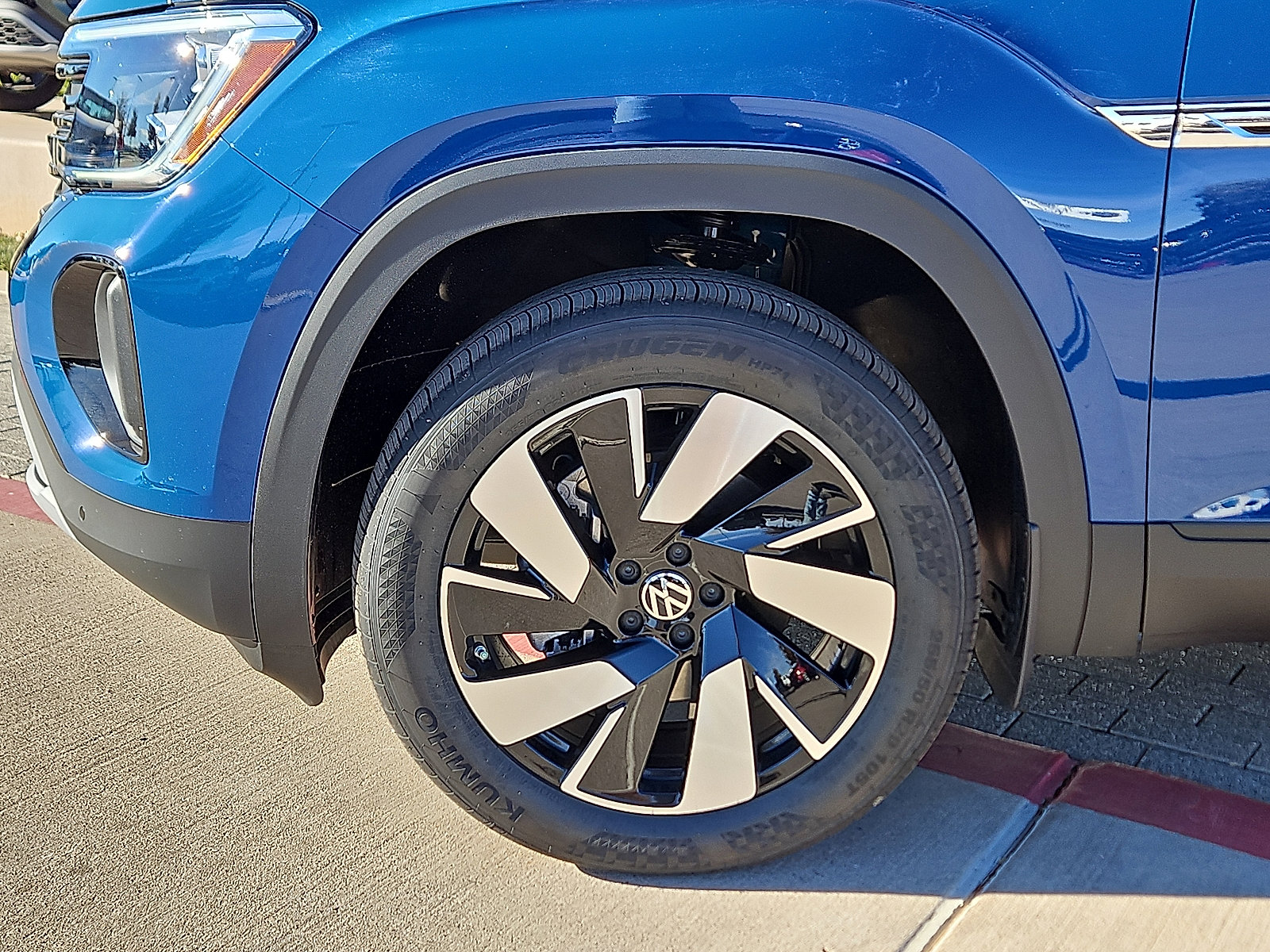 New 2026 Volkswagen Atlas Cross Sport SE image 6