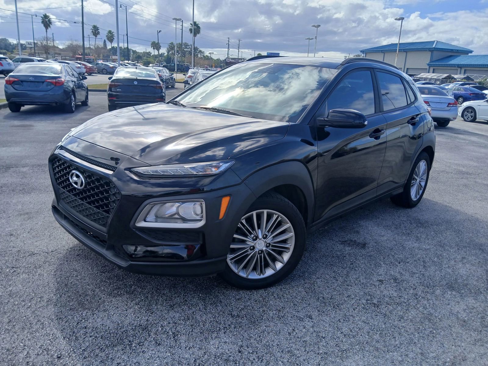 Used 2018 Hyundai Kona SEL FWD image 2