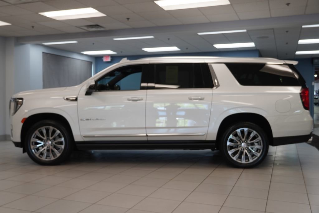 Used 2021 GMC Yukon XL Denali AWD/4WD image 2