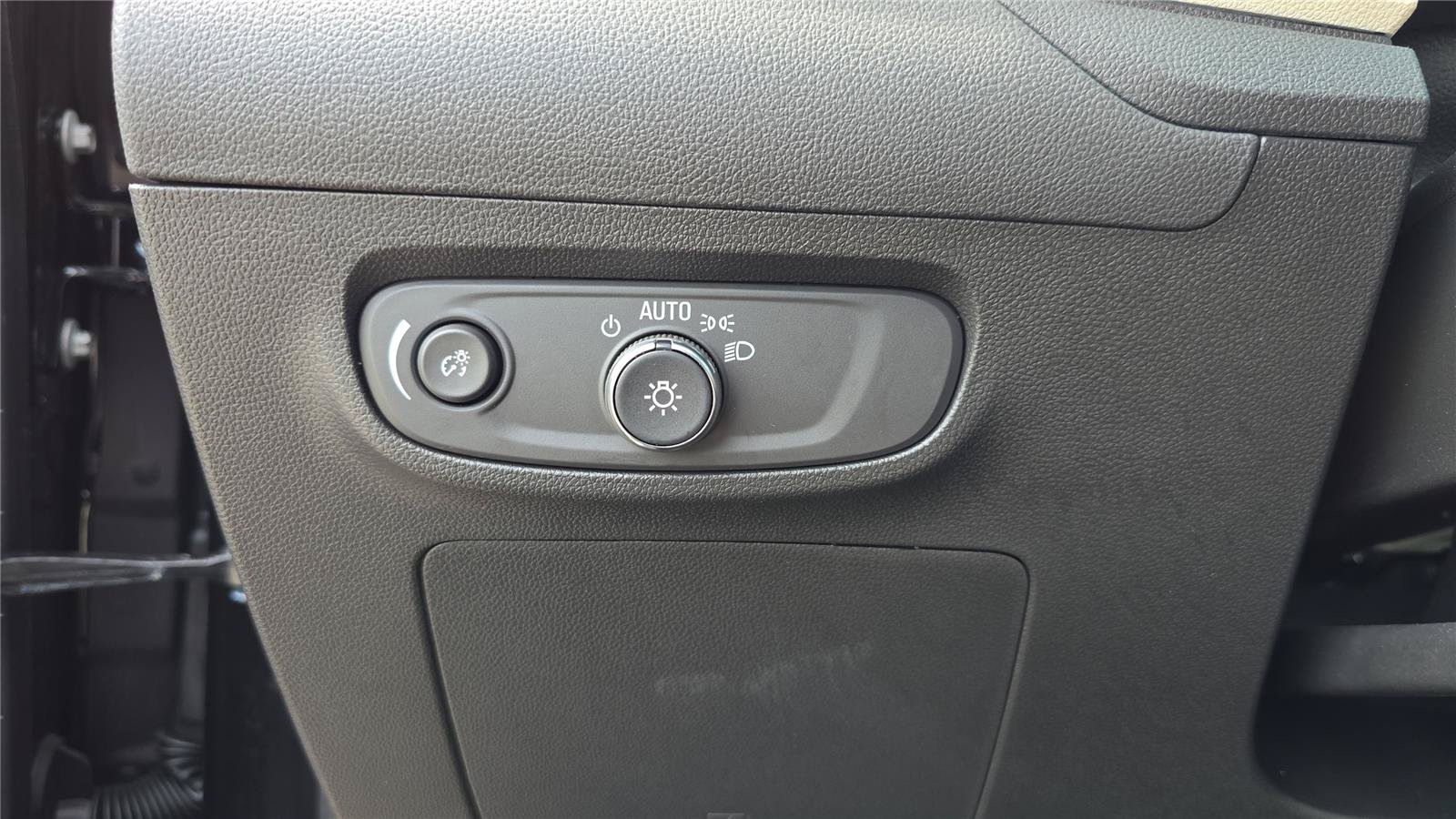 Used 2025 Buick Encore GX Preferred w/ Advanced Technology Package FWD image 26