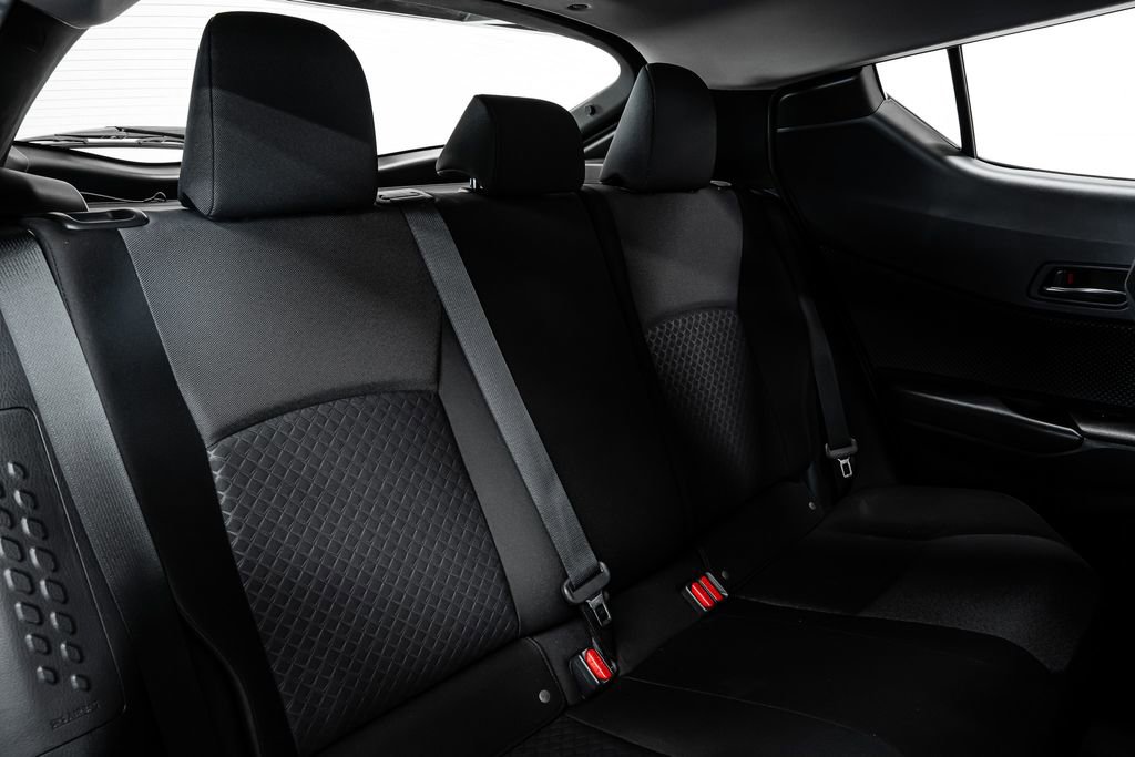 Used 2021 Toyota C-HR LE FWD image 32