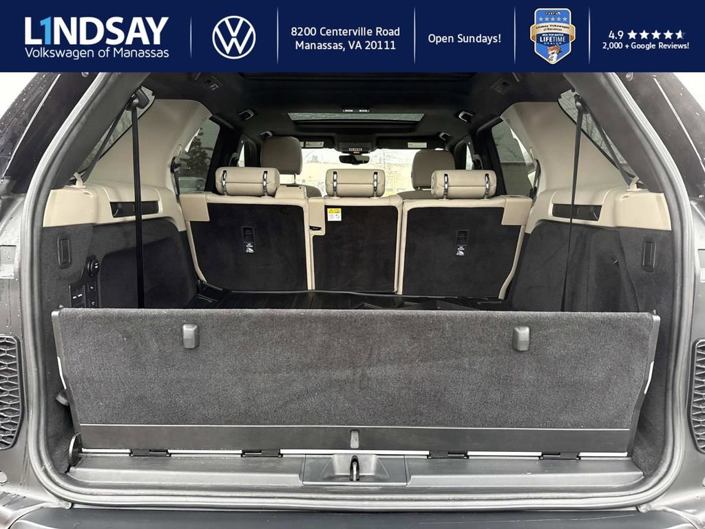 Used 2017 Land Rover Discovery HSE image 11