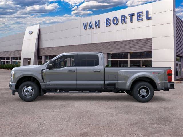 New 2026 Ford F350 XLT w/ XLT Premium Package AWD/4WD image 3