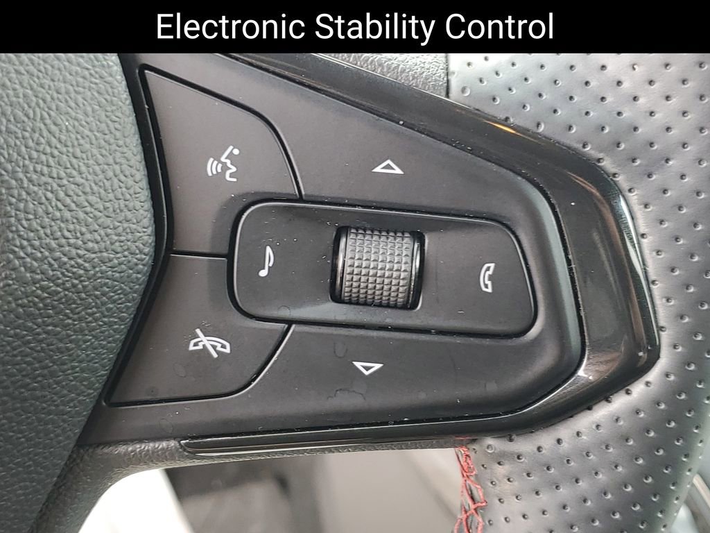 Certified 2024 Chevrolet Trax RS w/ Driver Confidence Package image 13