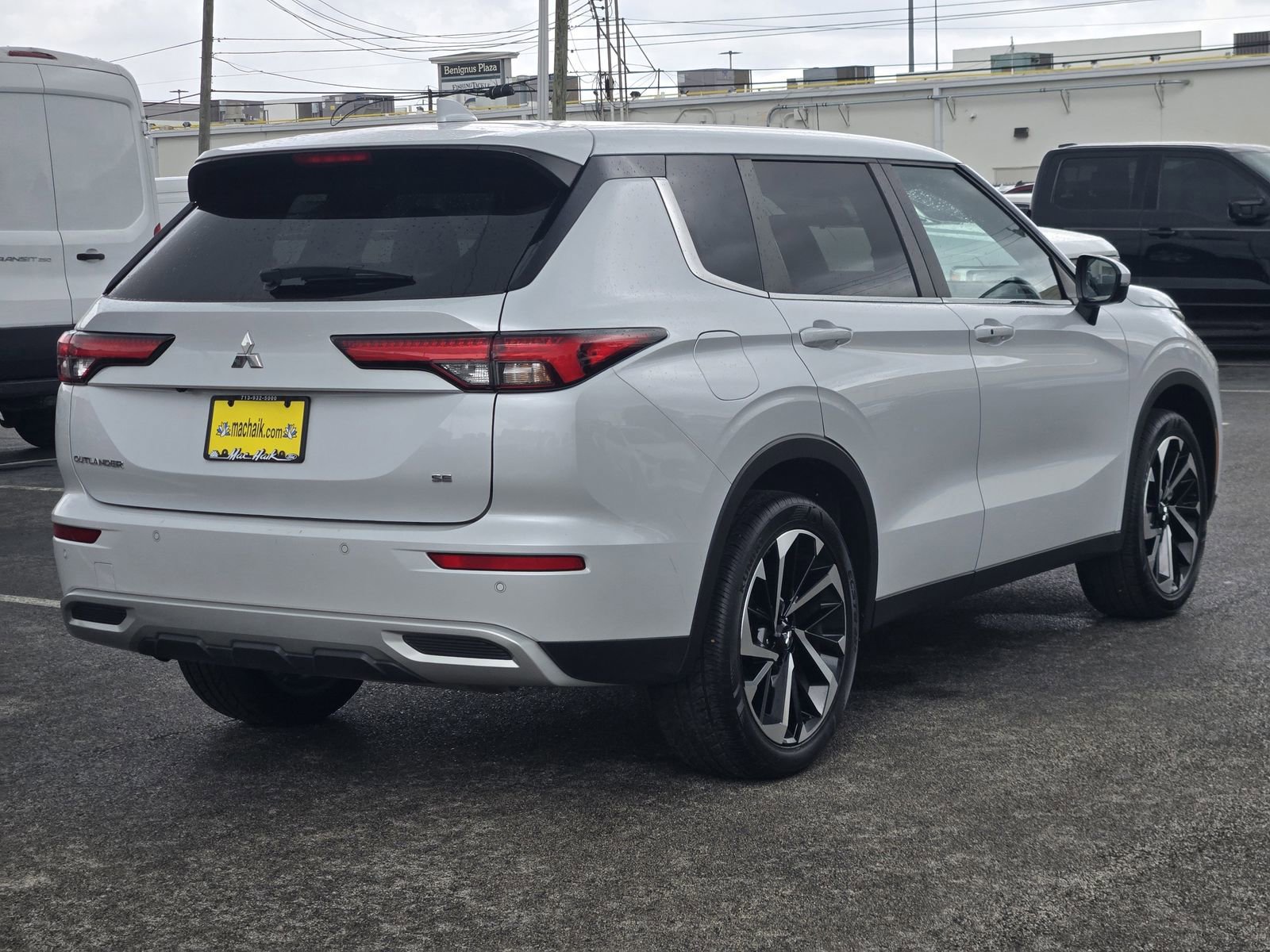 Used 2024 Mitsubishi Outlander SE image 5