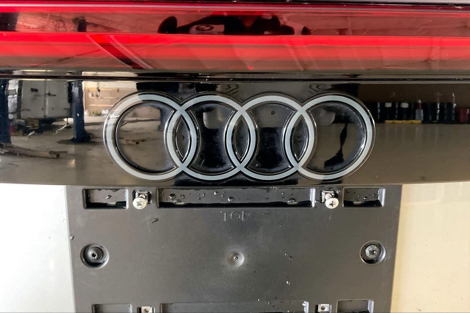 Used 2024 Audi SQ8 Prestige w/ Prestige Package image 30
