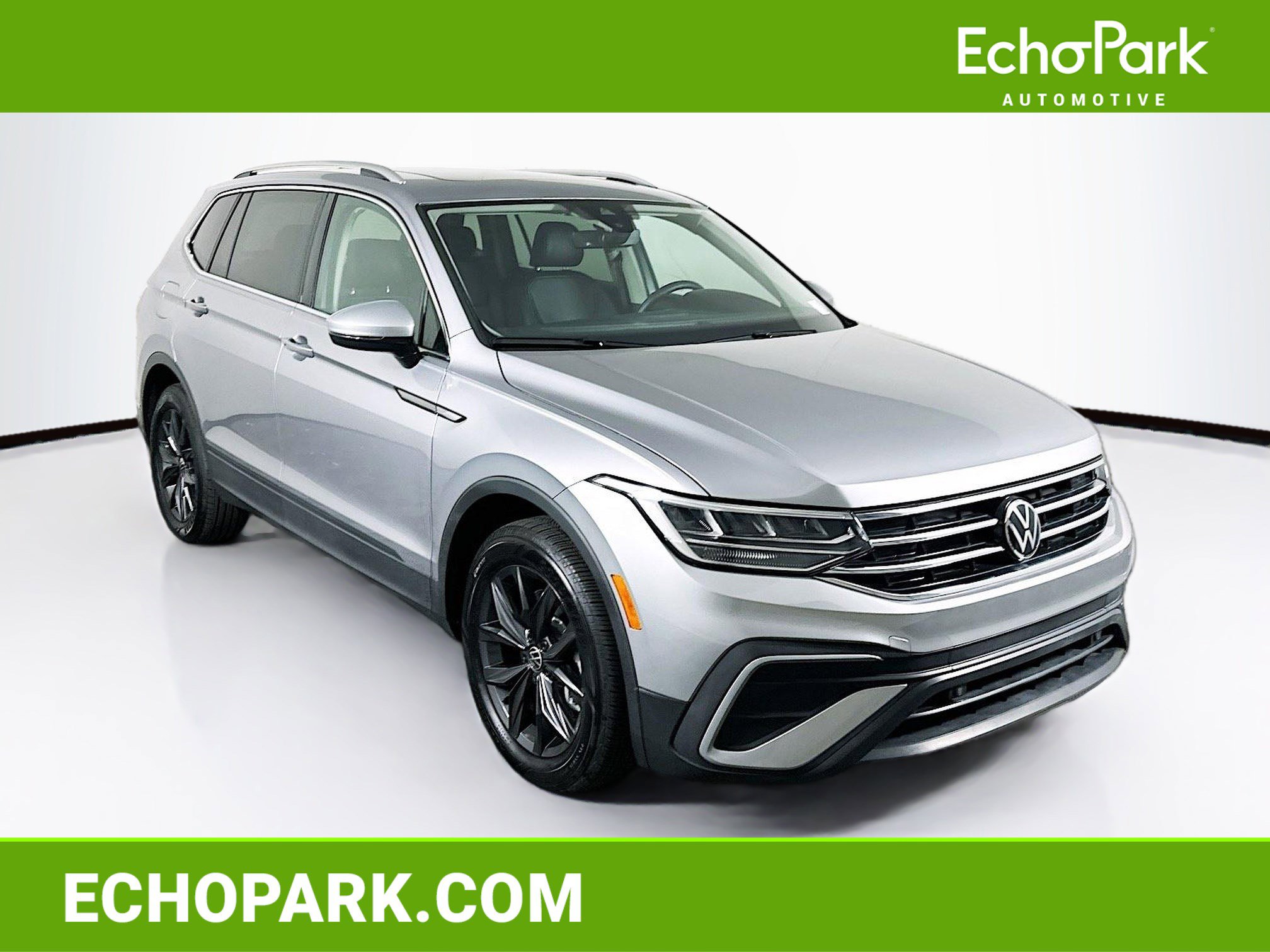 Used 2024 Volkswagen Tiguan SE w/ Panoramic Sunroof Package