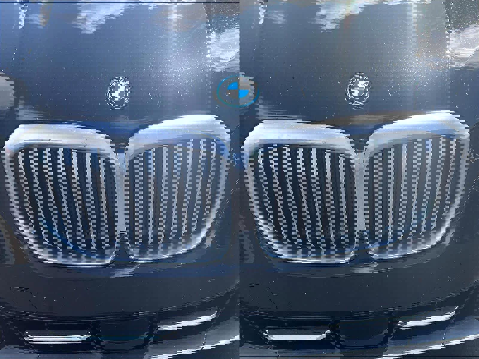 Used 2024 BMW X5 xDrive50e w/ Parking Assistance Package AWD/4WD image 30