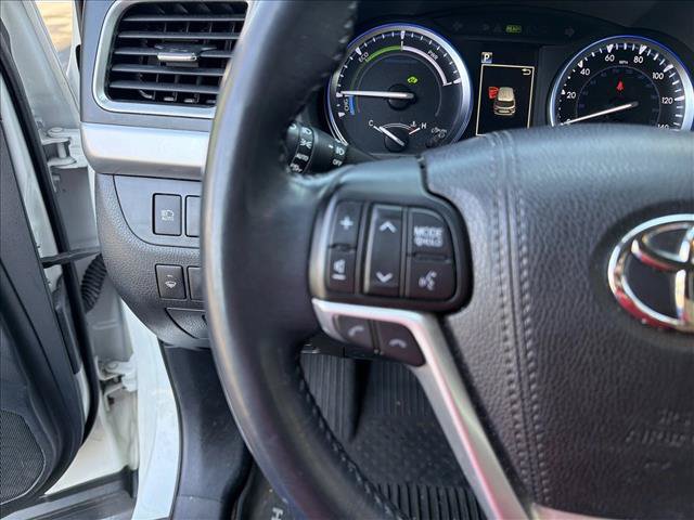 Used 2017 Toyota Highlander XLE AWD/4WD image 15