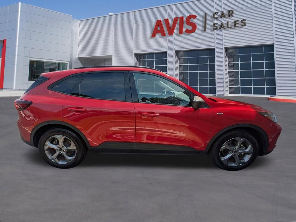 Used 2025 Ford Escape ST-Line FWD image 5