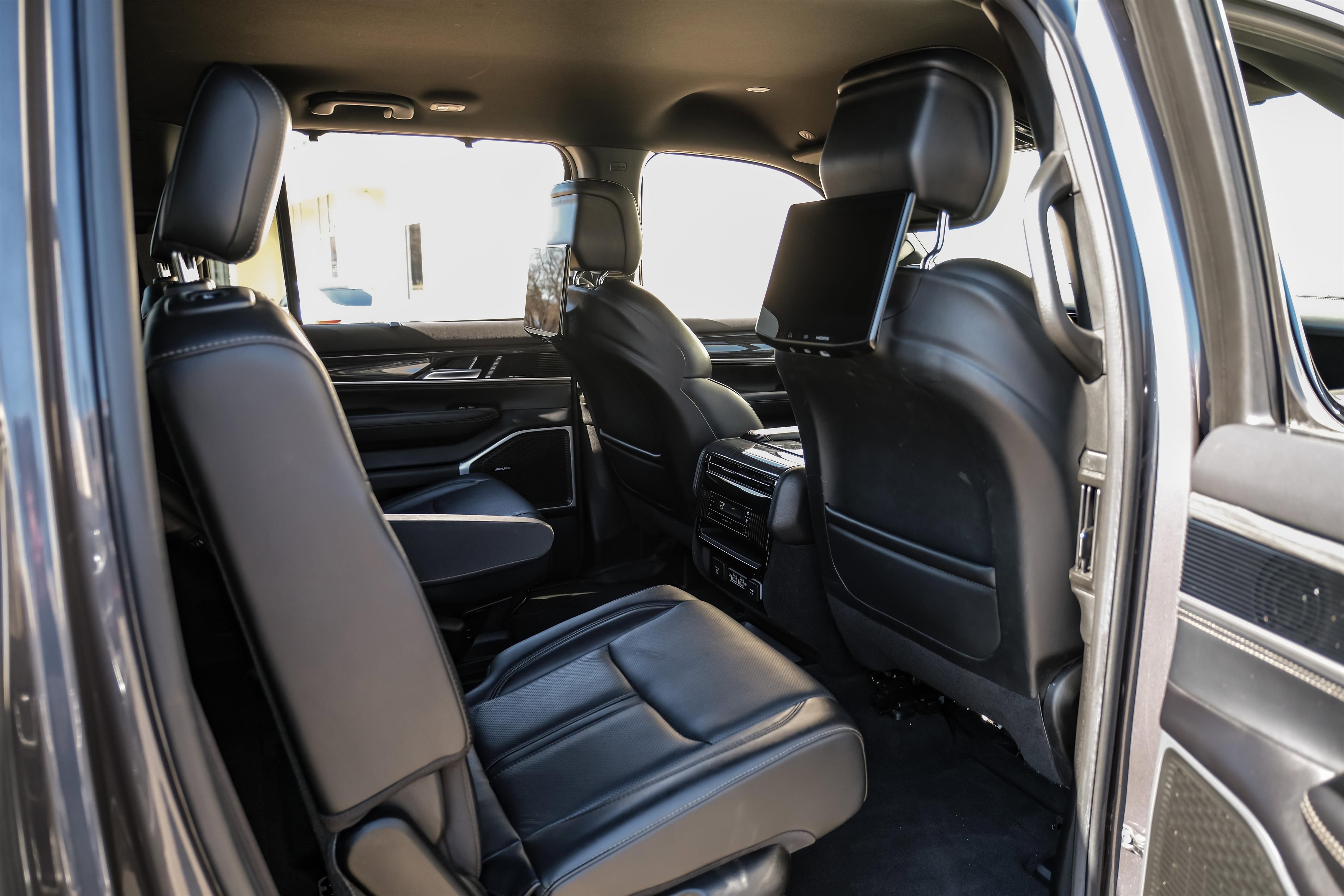 Used 2022 Jeep Wagoneer Series III w/ Convenience Group I image 36