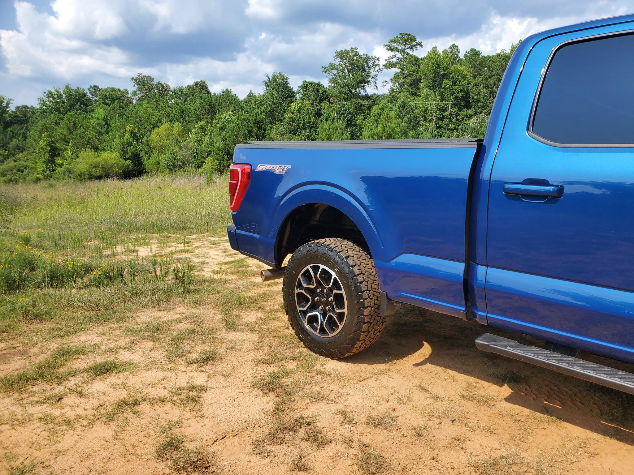 Used 2022 Ford F150 XLT w/ Equipment Group 301A Mid AWD/4WD image 10