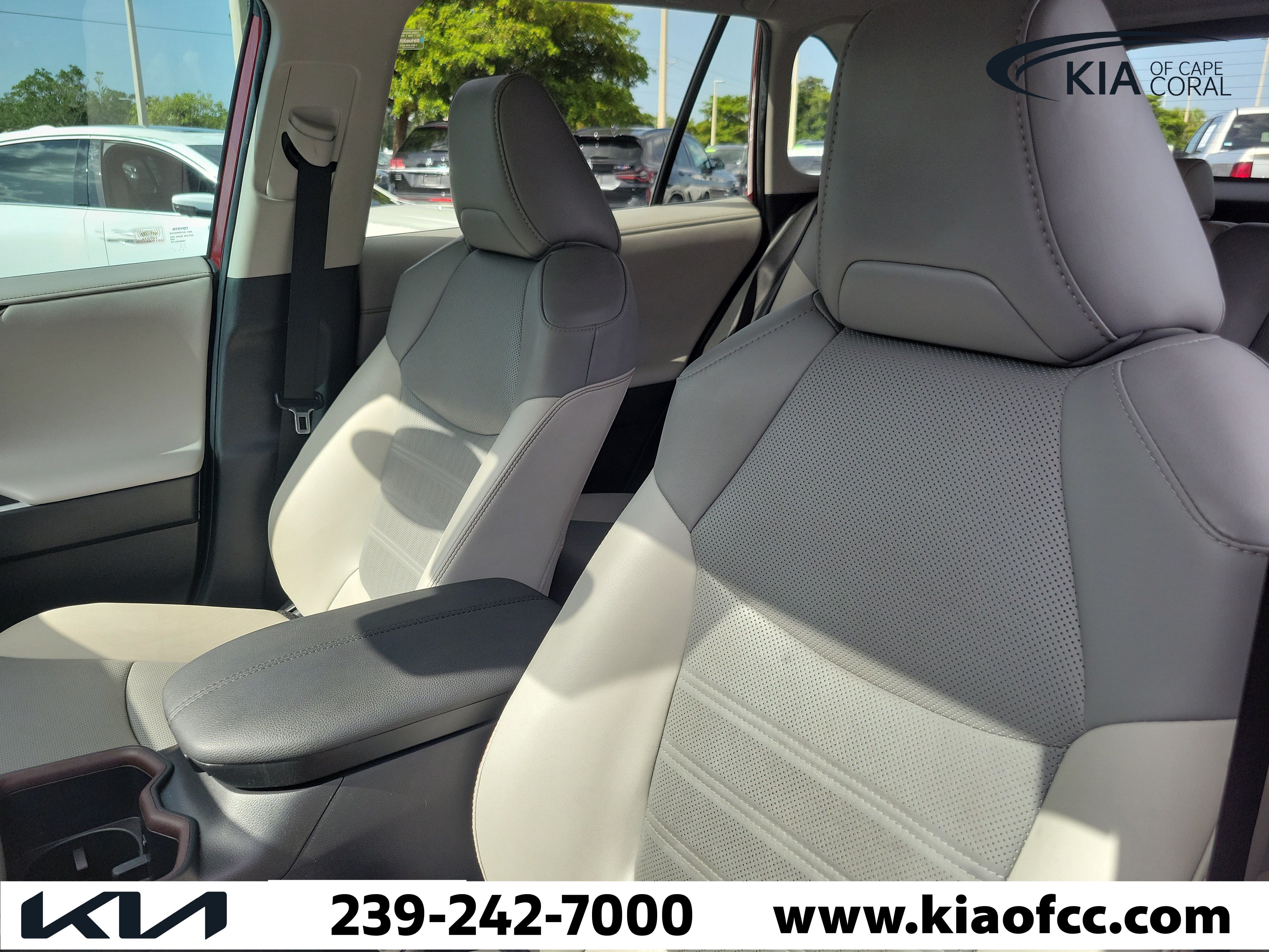 Used 2024 Toyota RAV4 Limited w/ Advanced Technology Package FWD image 21