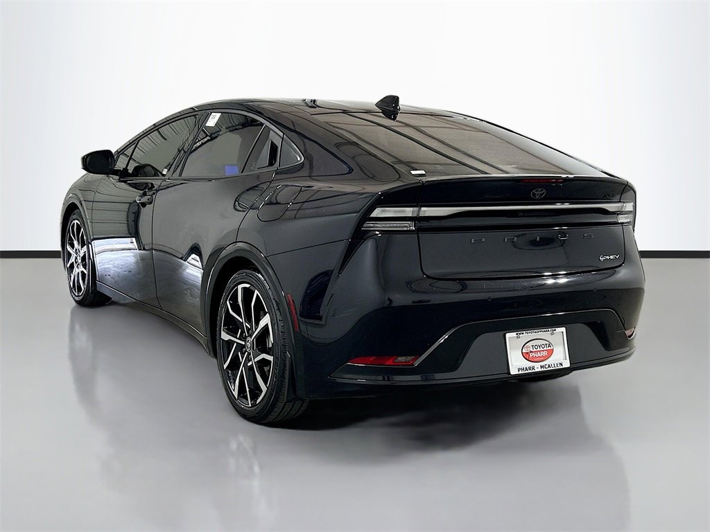 Used 2025 Toyota Prius Plug-In Hybrid image 6