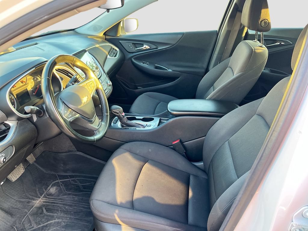 Used 2024 Chevrolet Malibu RS w/ LPO, Floor Liner Package FWD image 19