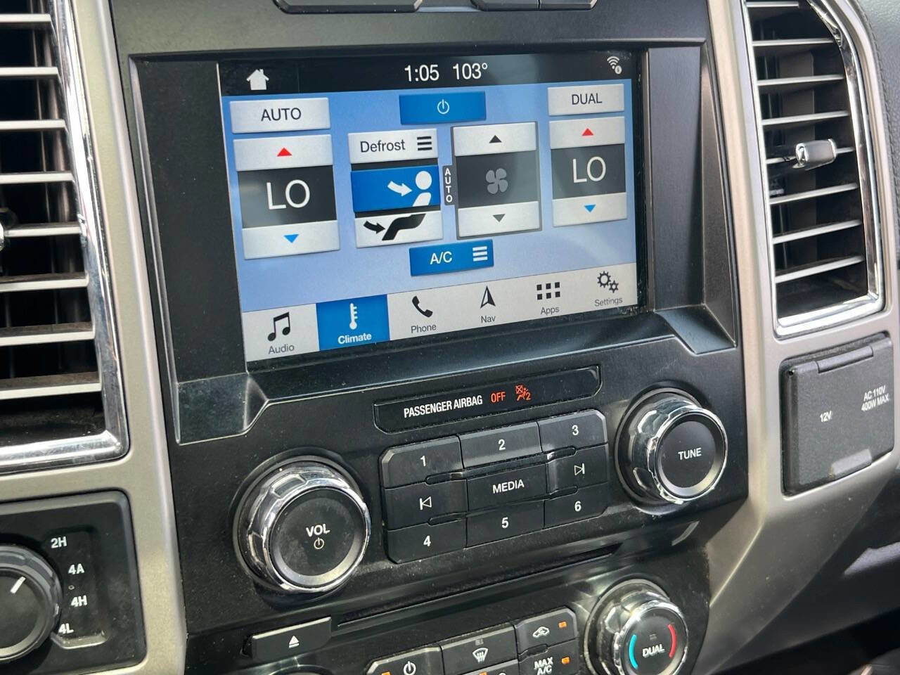 Used 2016 Ford F150 Lariat w/ Equipment Group 501A Mid AWD/4WD image 33