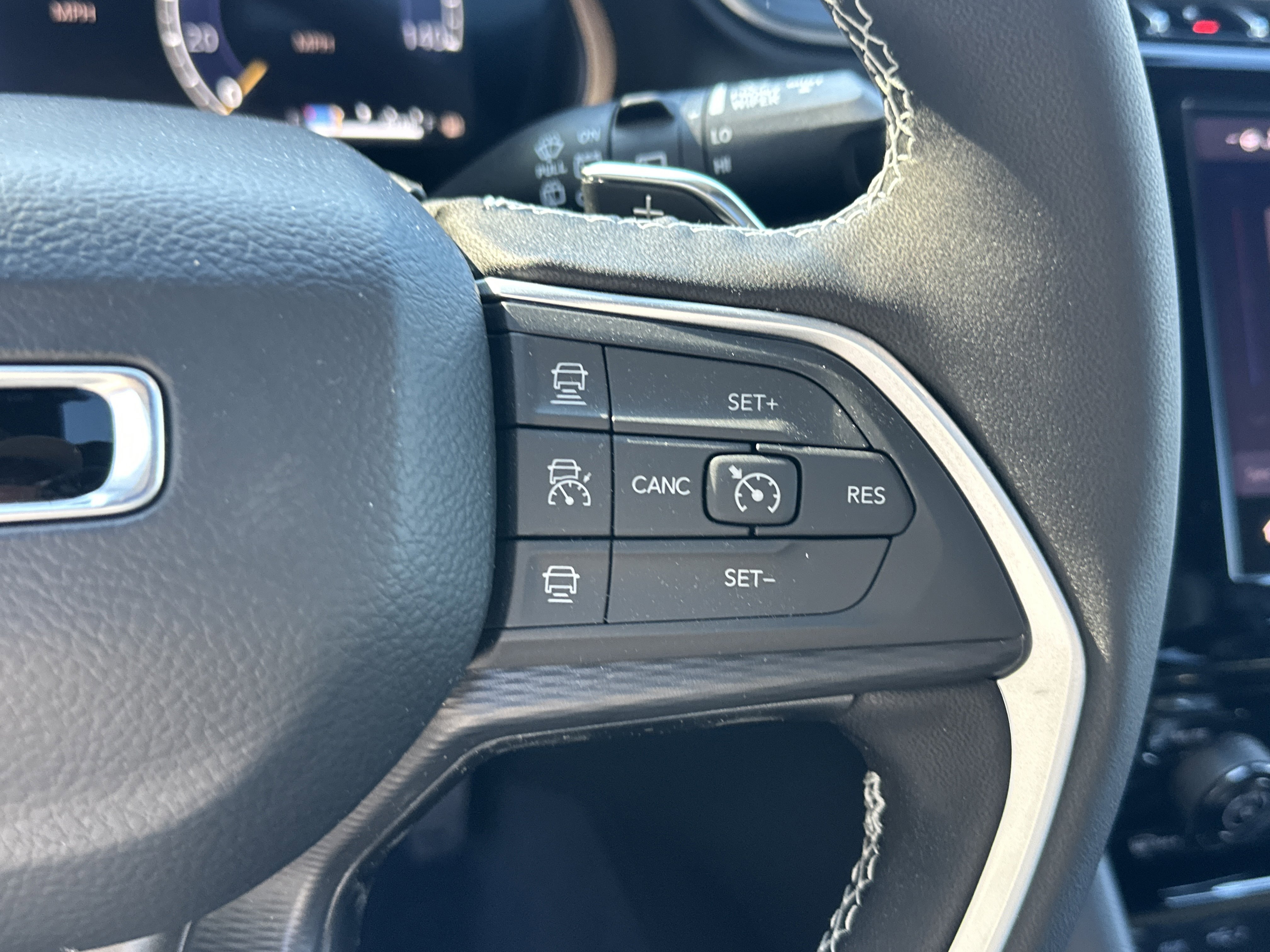 New 2025 Jeep Grand Cherokee Altitude image 8