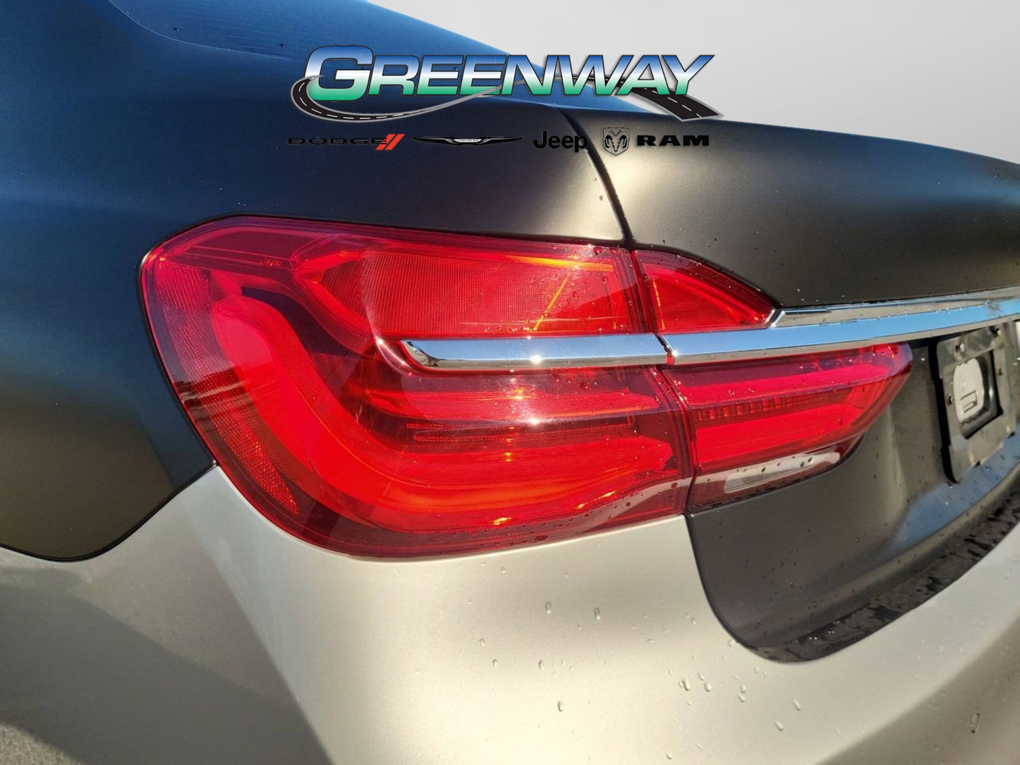 Used 2018 BMW 750i image 7