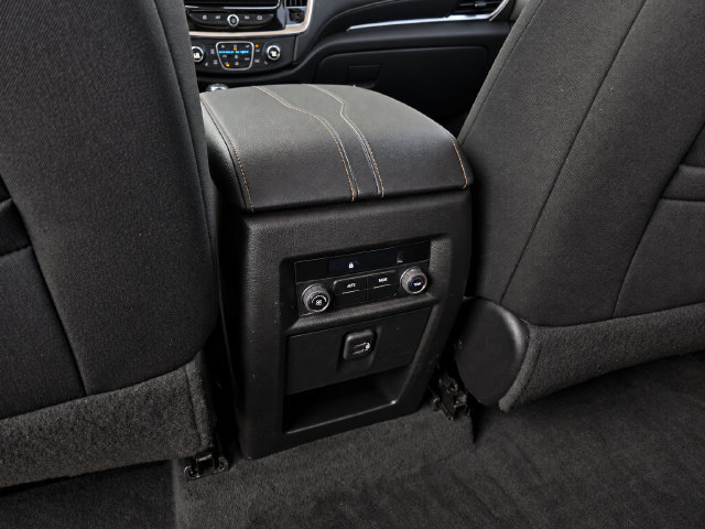 Used 2020 Chevrolet Traverse LT FWD image 14