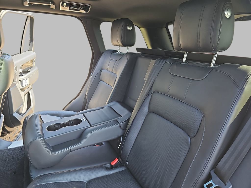 Used 2018 Land Rover Range Rover HSE image 18