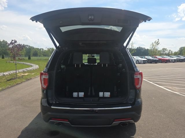 Used 2018 Ford Explorer XLT w/ Equipment Group 202A AWD/4WD image 9