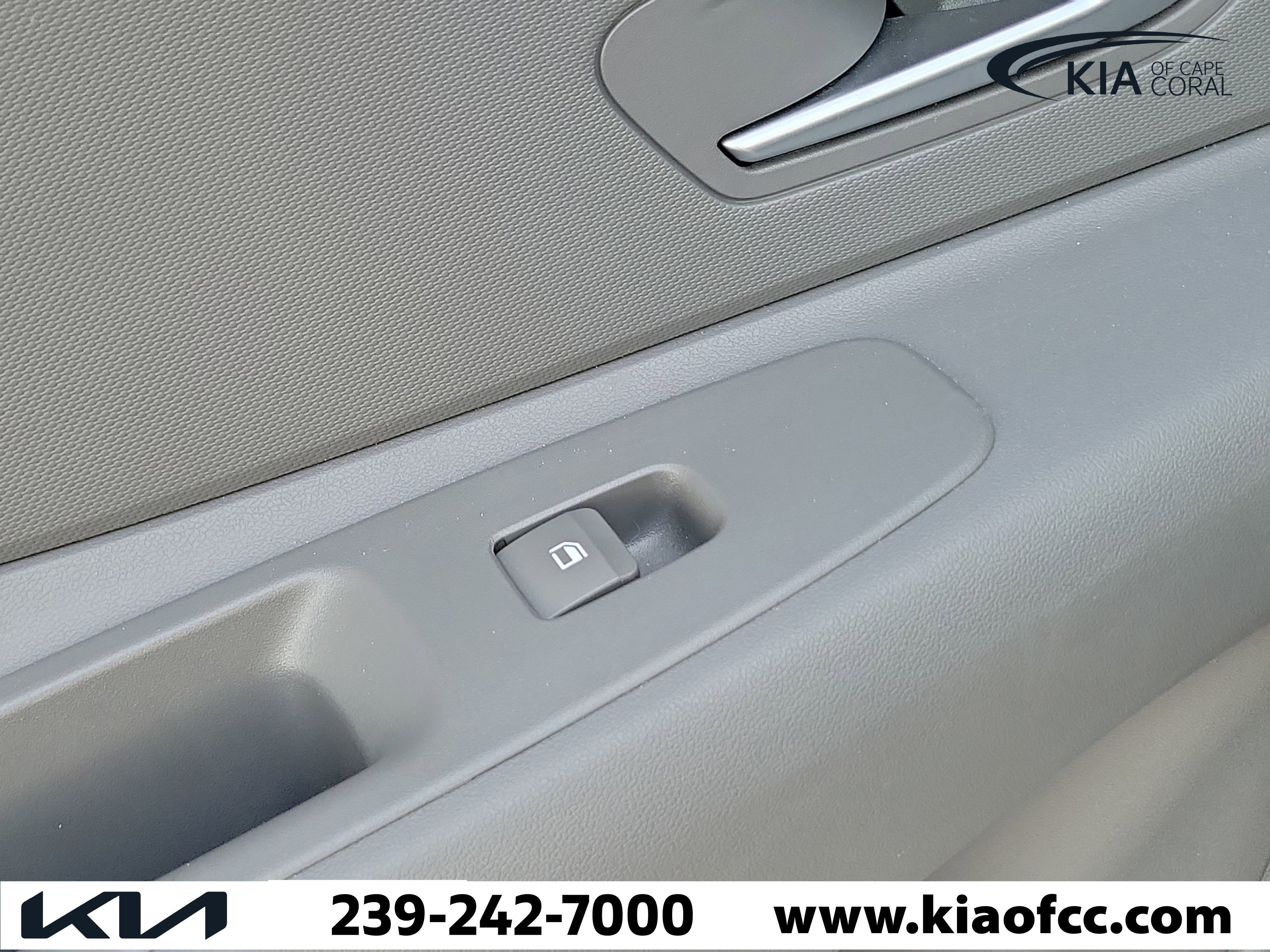 Used 2024 Hyundai Elantra SEL image 15