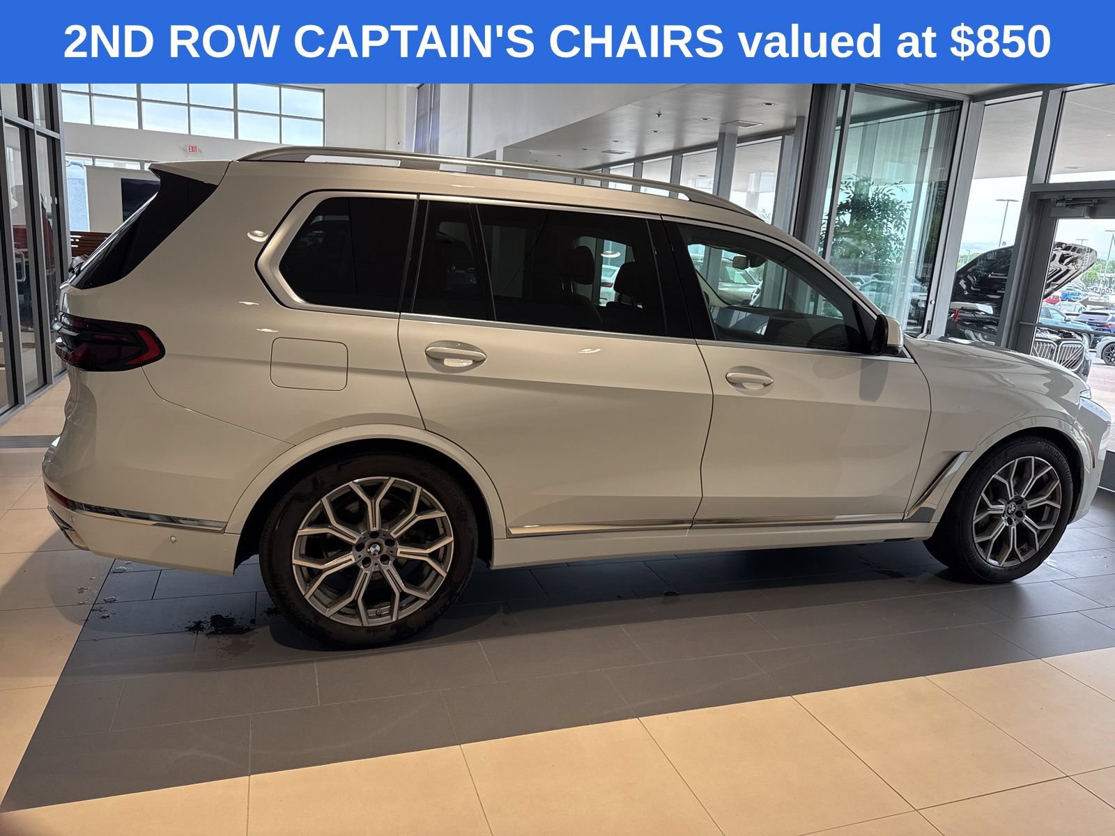 Used 2024 BMW X7 xDrive40i w/ Premium Package AWD/4WD image 4