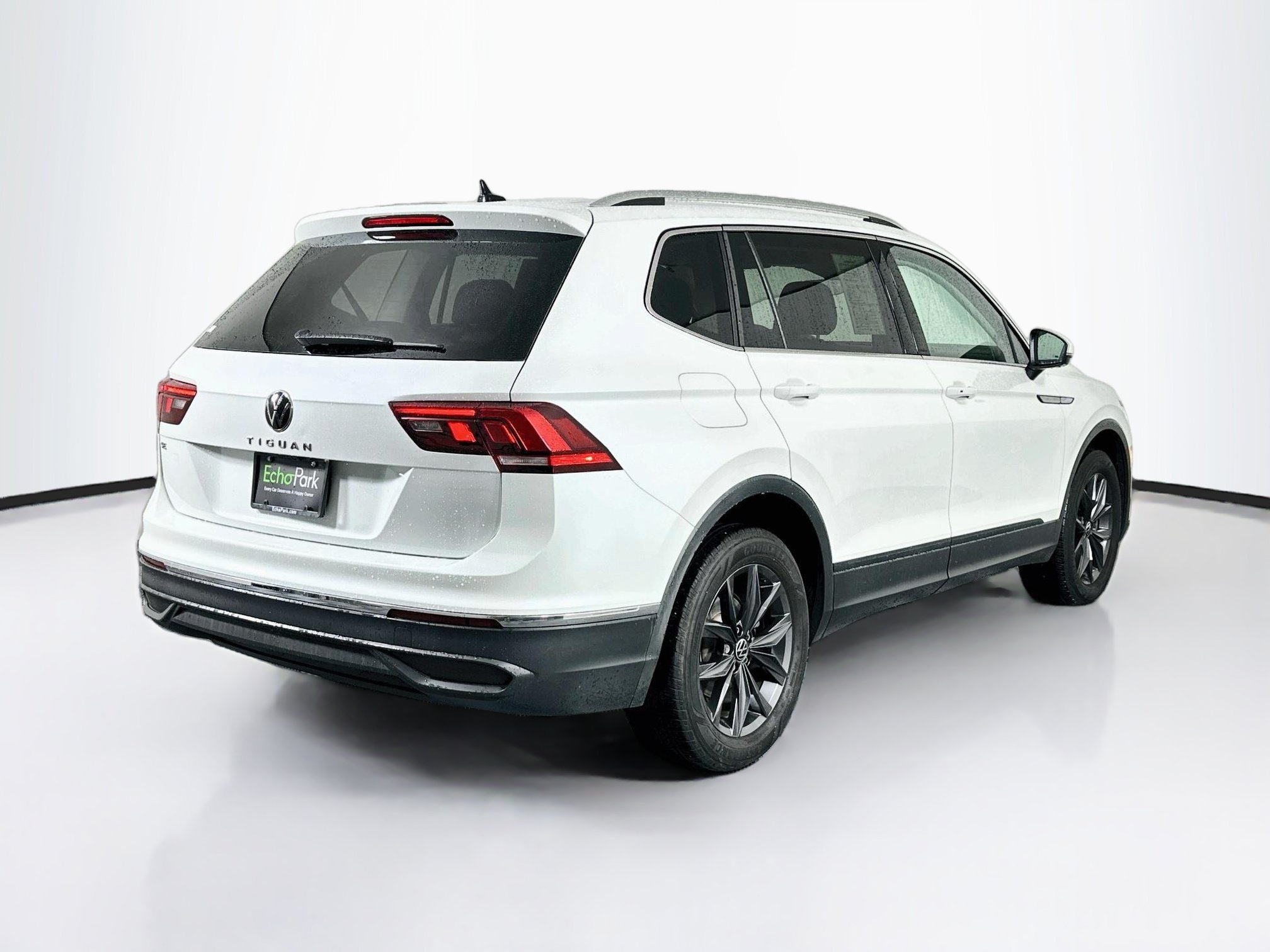 Used 2023 Volkswagen Tiguan SE FWD image 9