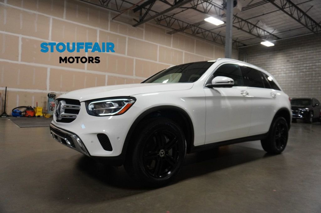 Used 2020 Mercedes-Benz GLC 300 4MATIC w/ Parking Assistance Package image 2