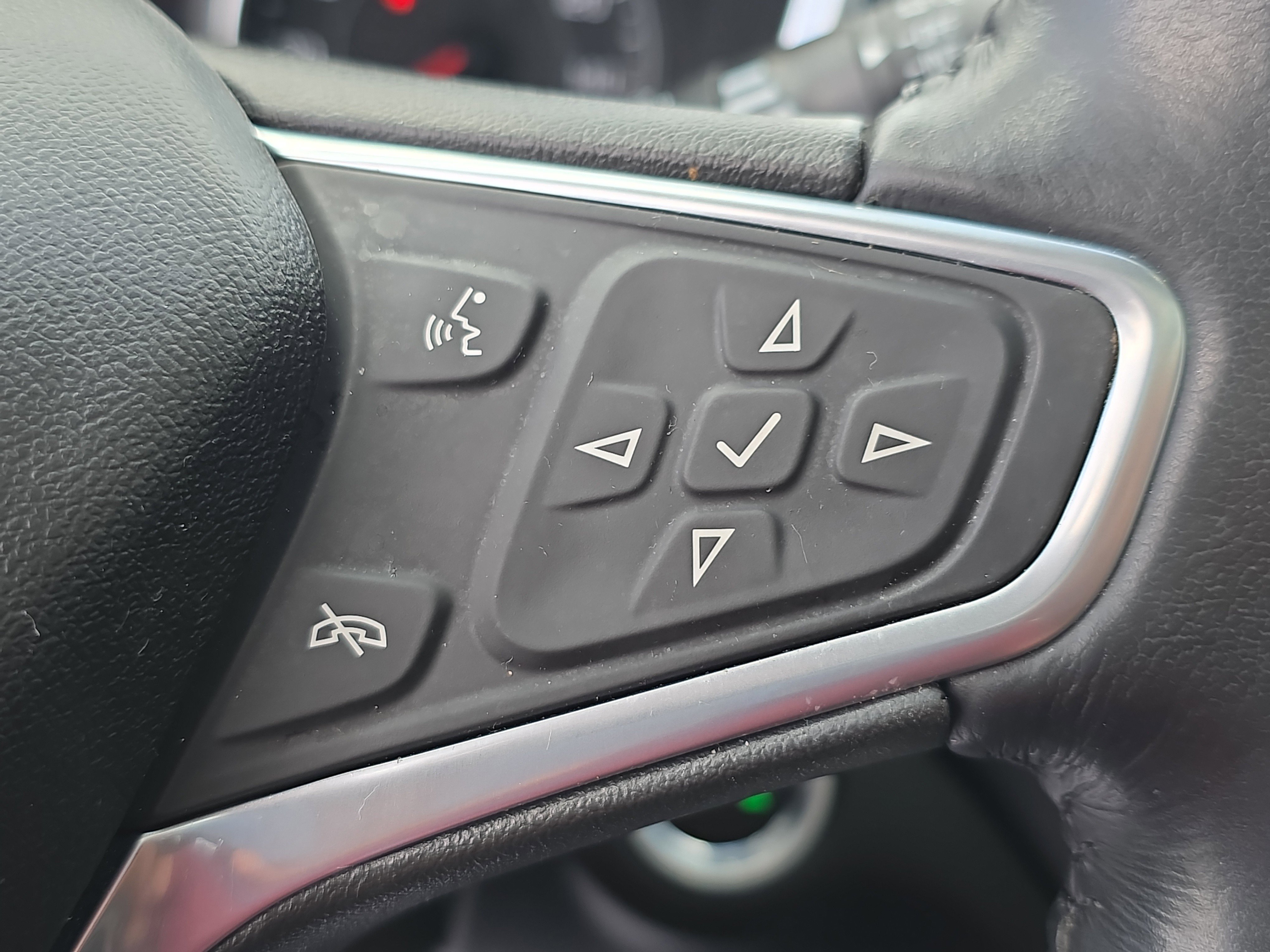 Used 2022 Chevrolet Equinox Premier FWD image 28