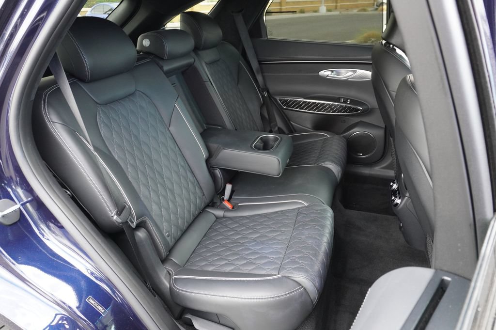 Used 2025 Genesis GV70 3.5T Sport w/ Sport Prestige Package AWD/4WD image 9