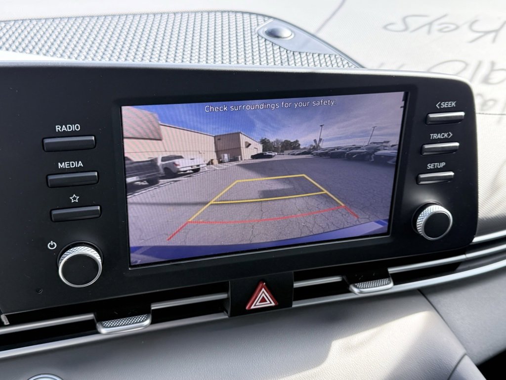 Used 2023 Hyundai Elantra SEL image 15