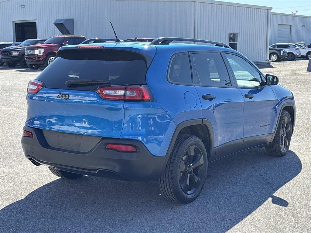 Used 2017 Jeep Cherokee Sport image 5