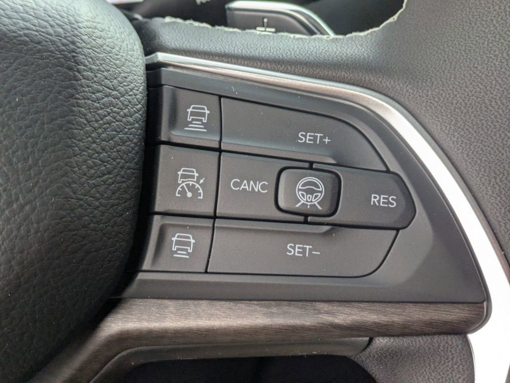 New 2026 Jeep Grand Cherokee Altitude image 16