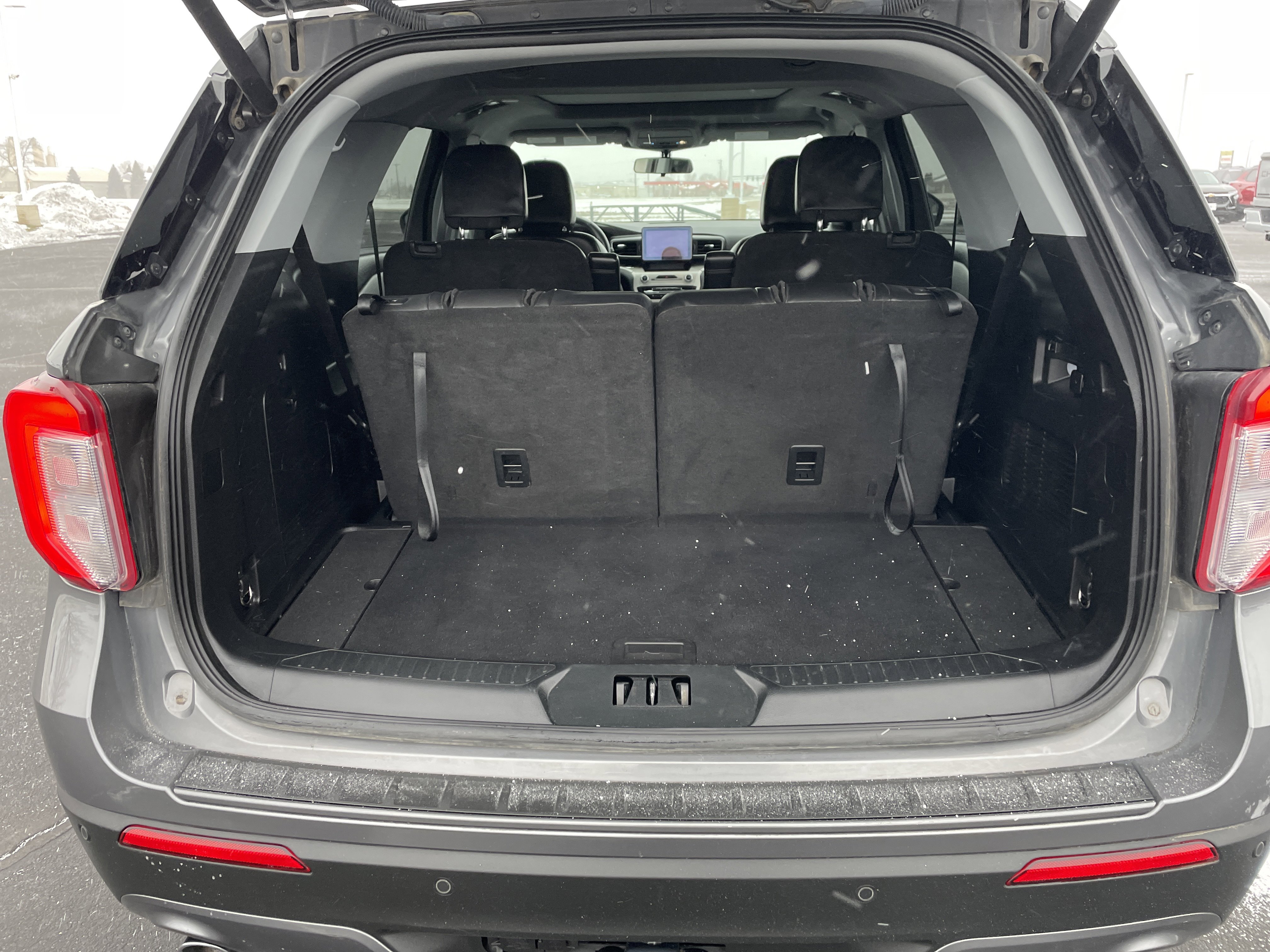 Used 2022 Ford Explorer XLT w/ Equipment Group 202A image 24