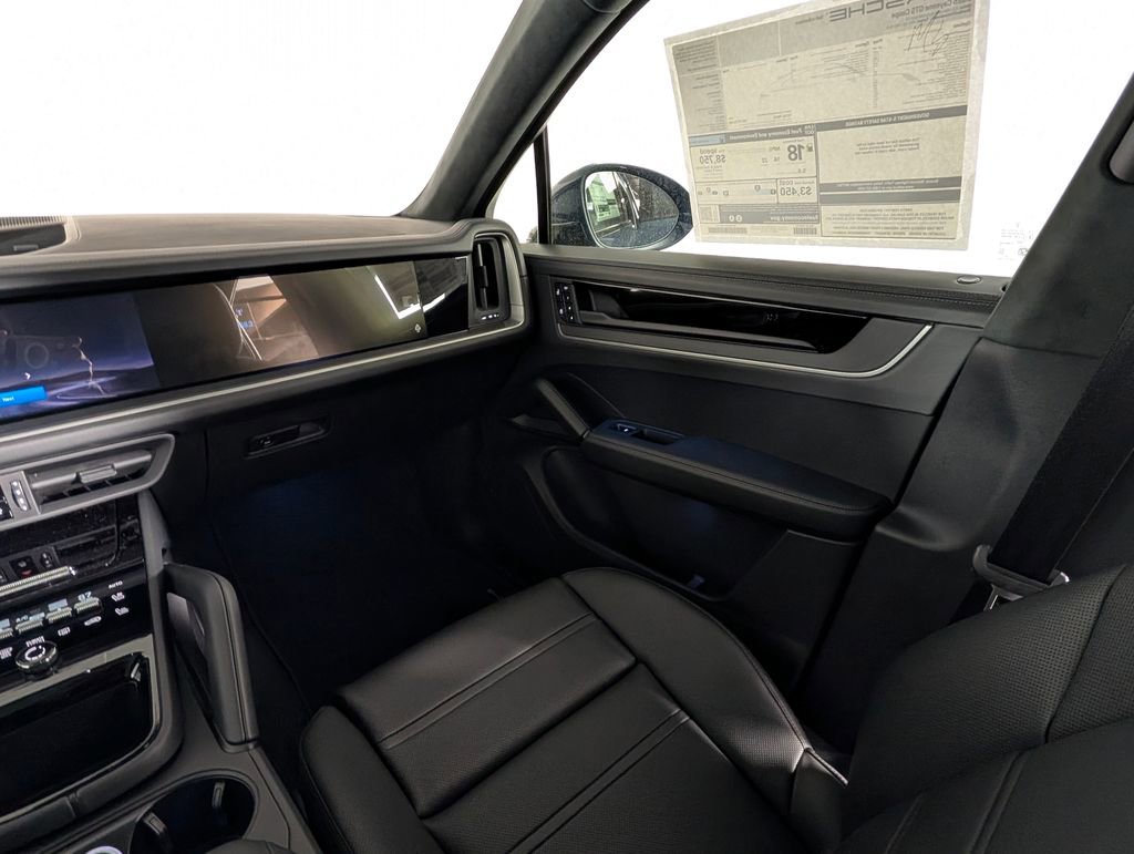 New 2026 Porsche Cayenne GTS image 23