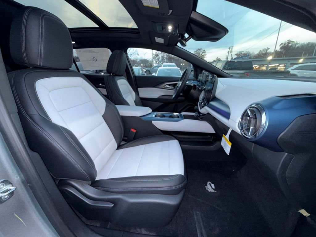 New 2026 Chevrolet Equinox EV LT image 24