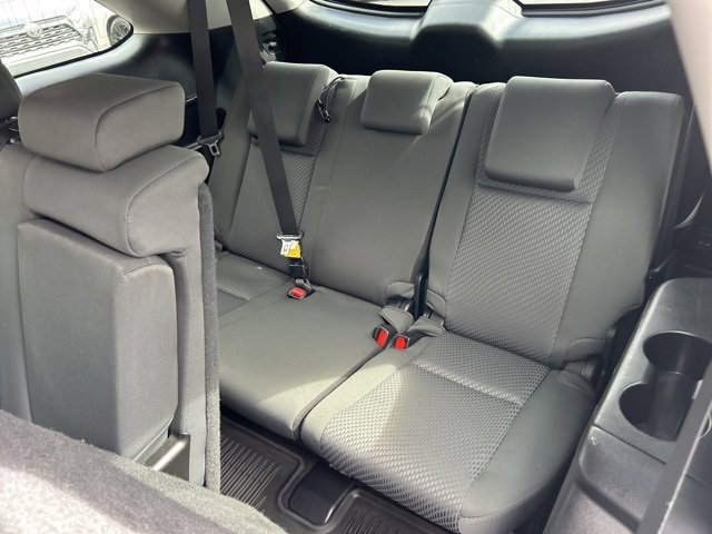 Used 2019 Toyota Highlander LE image 16
