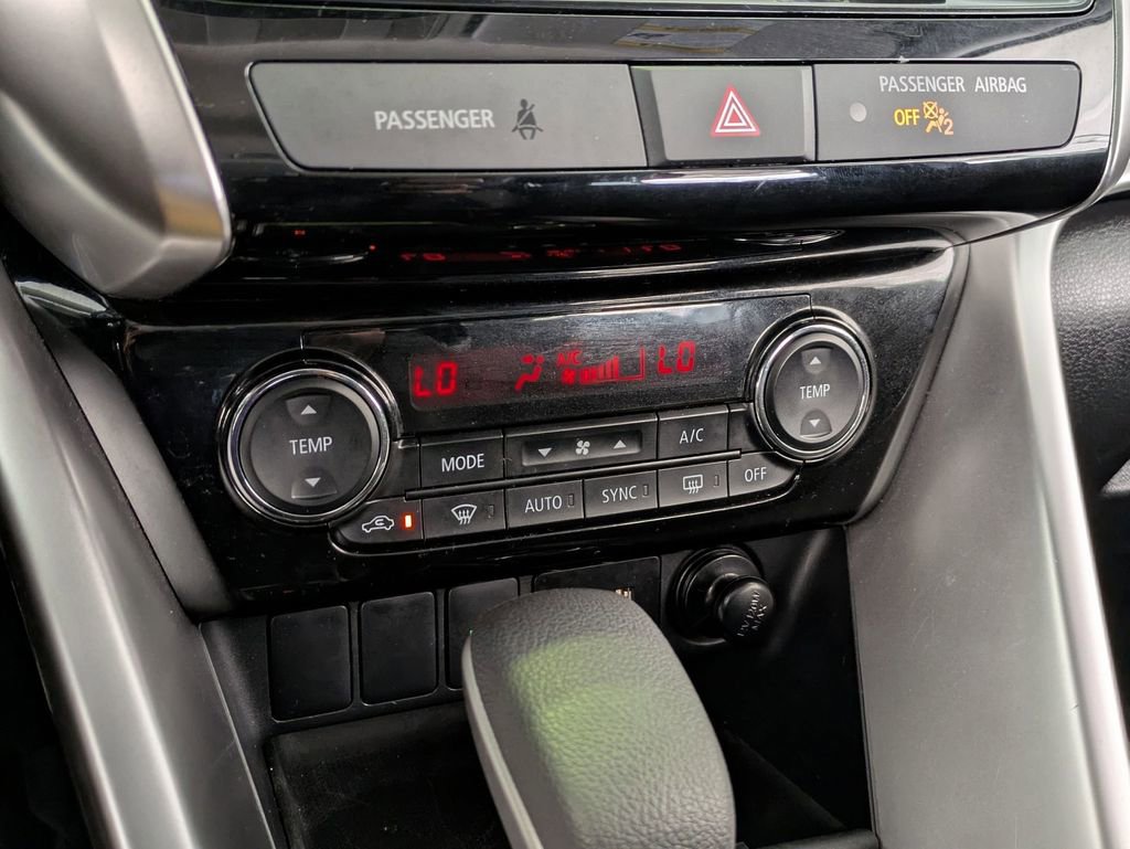Used 2025 Mitsubishi Eclipse Cross AWD image 17