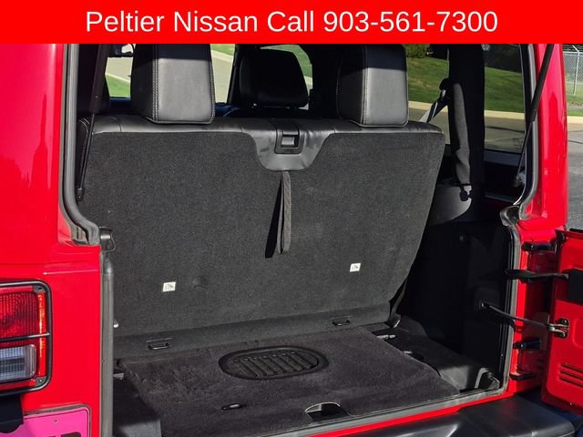 Used 2015 Jeep Wrangler Rubicon AWD/4WD image 8