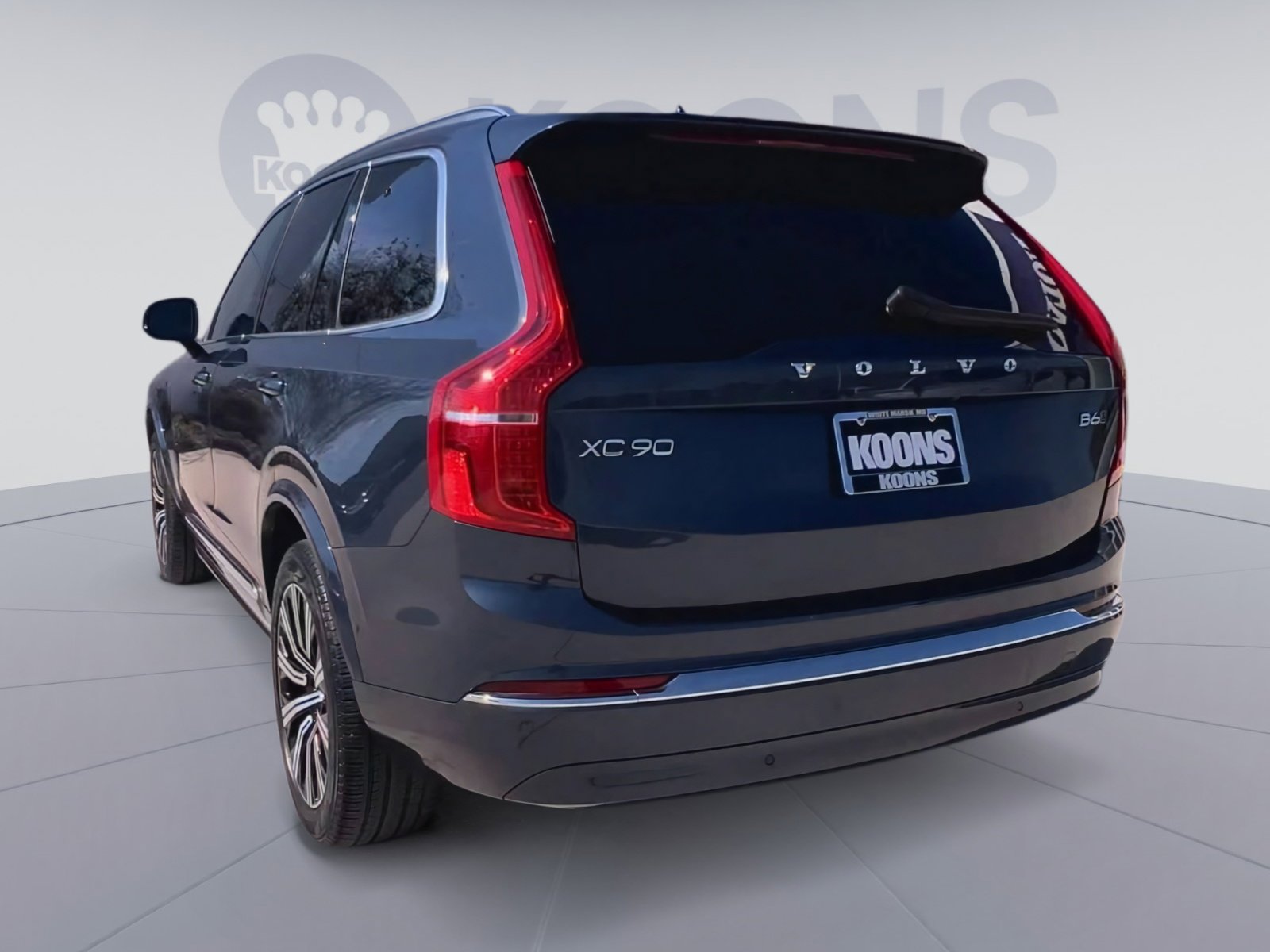 Used 2023 Volvo XC90 B6 Plus image 10