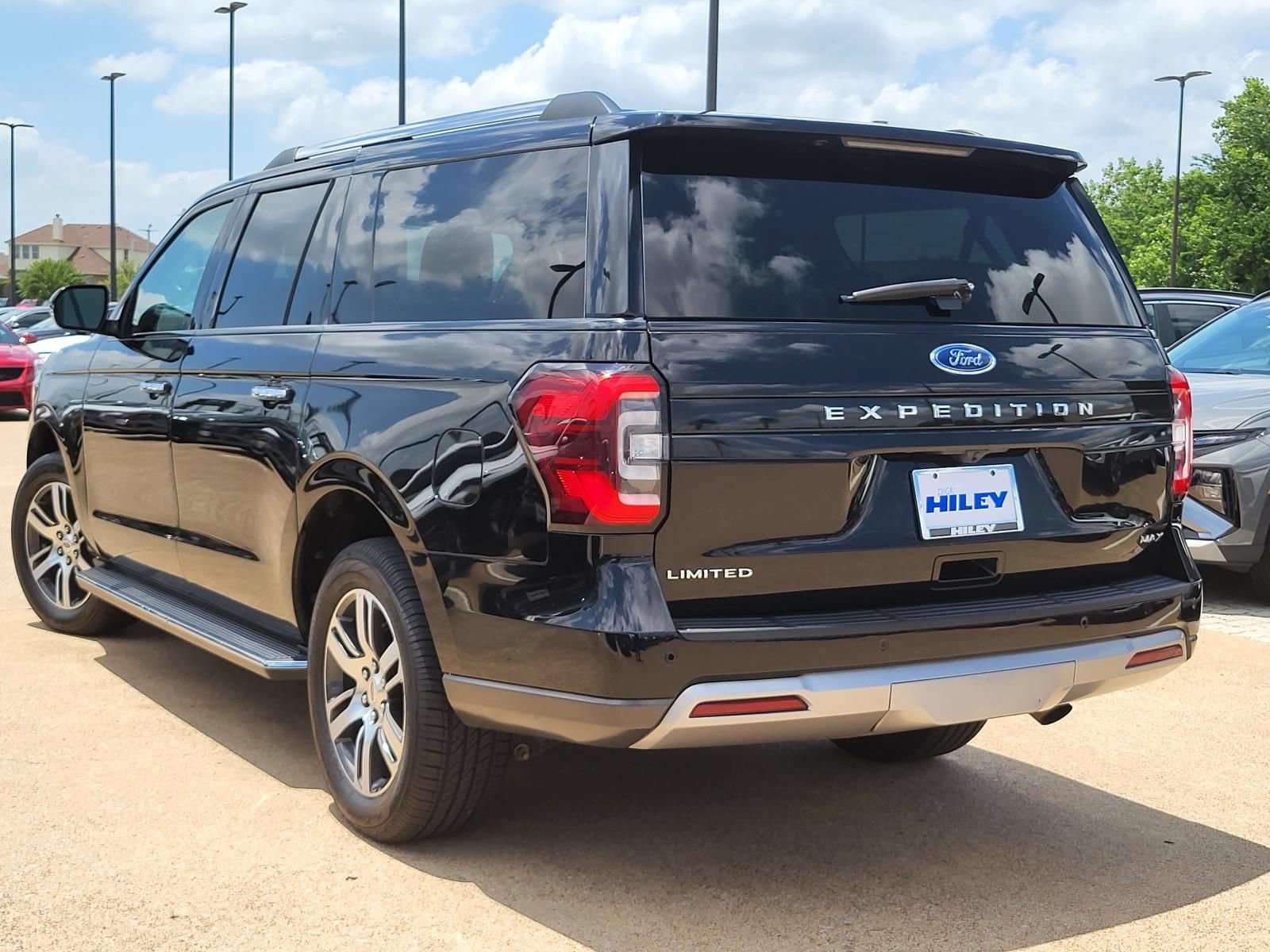 Used 2023 Ford Expedition Max Limited AWD/4WD image 3