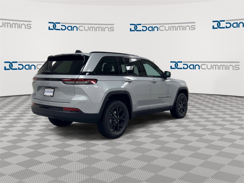 New 2025 Jeep Grand Cherokee Altitude w/ Trailer Tow Package image 8