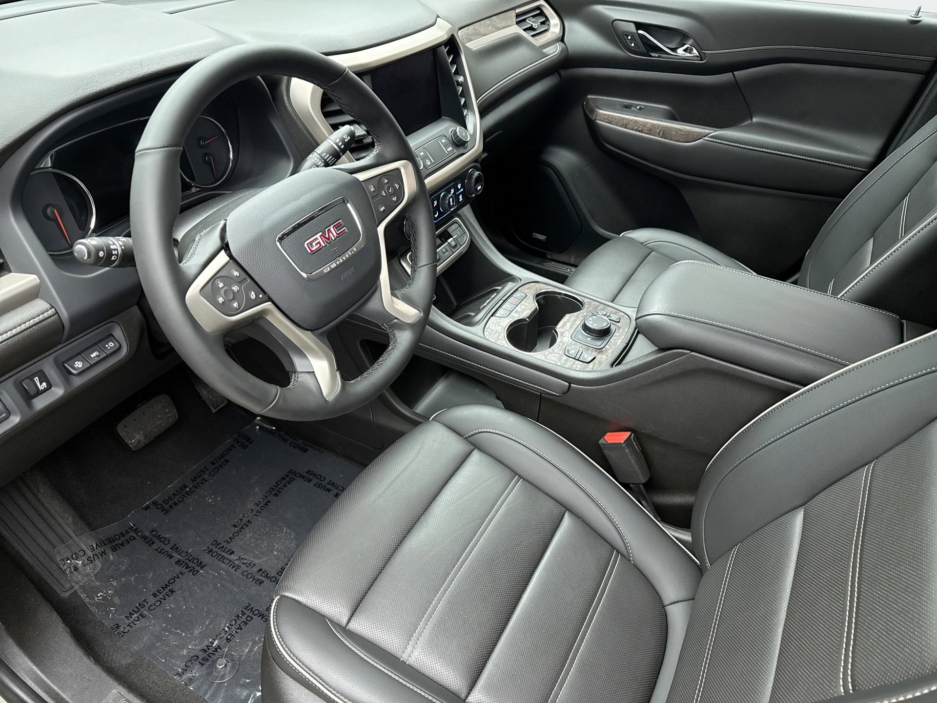Used 2023 GMC Acadia Denali w/ Denali Technology Package image 10