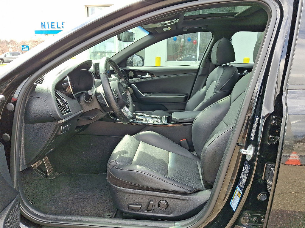 Used 2023 Kia Stinger GT-Line w/ Sun & Sound Package image 11