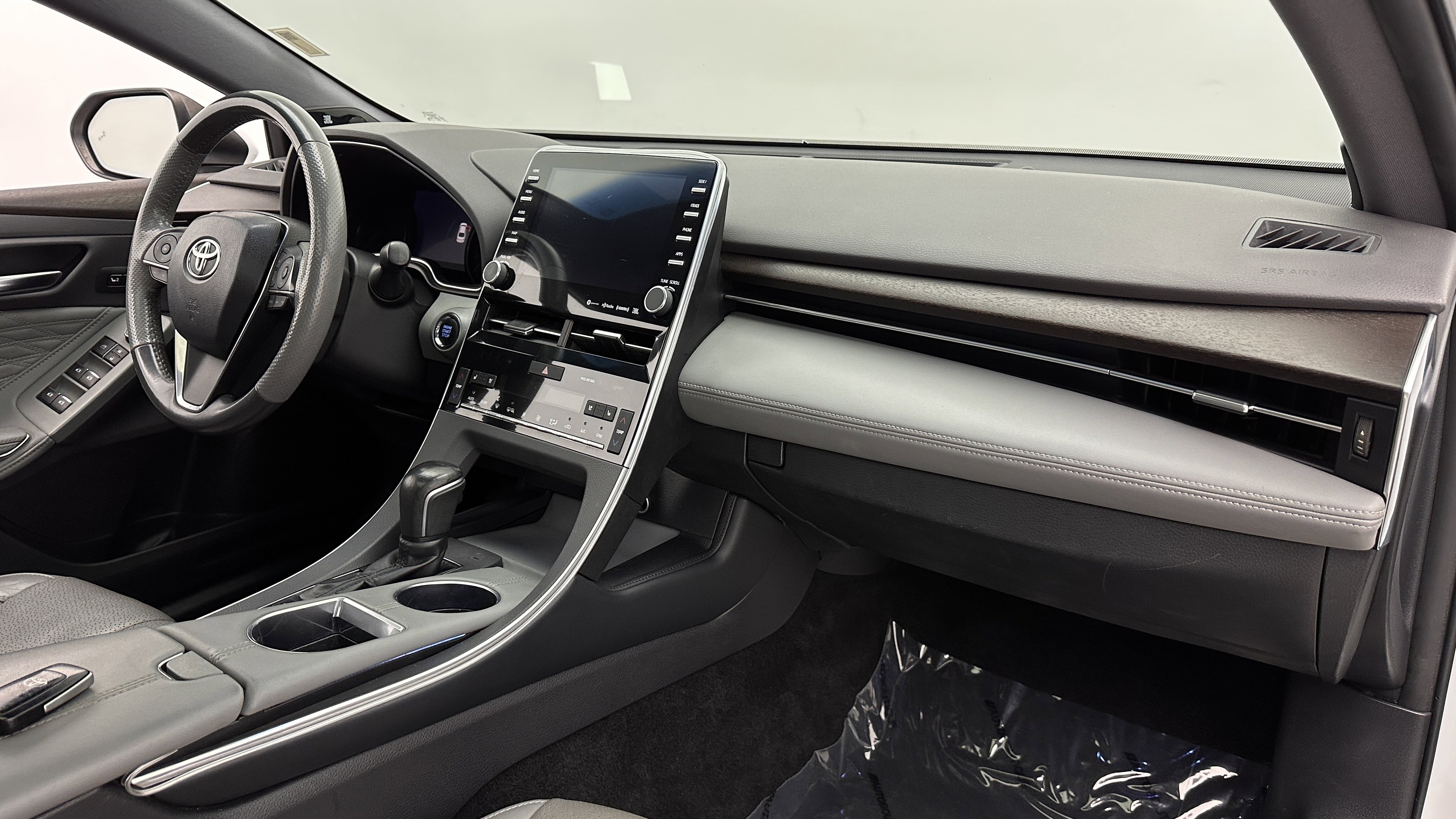 Used 2019 Toyota Avalon Limited w/ All Weather Liner Package image 38