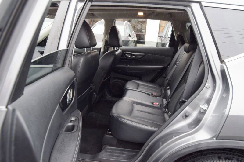 Used 2018 Nissan Rogue SL w/ Premium Package image 27