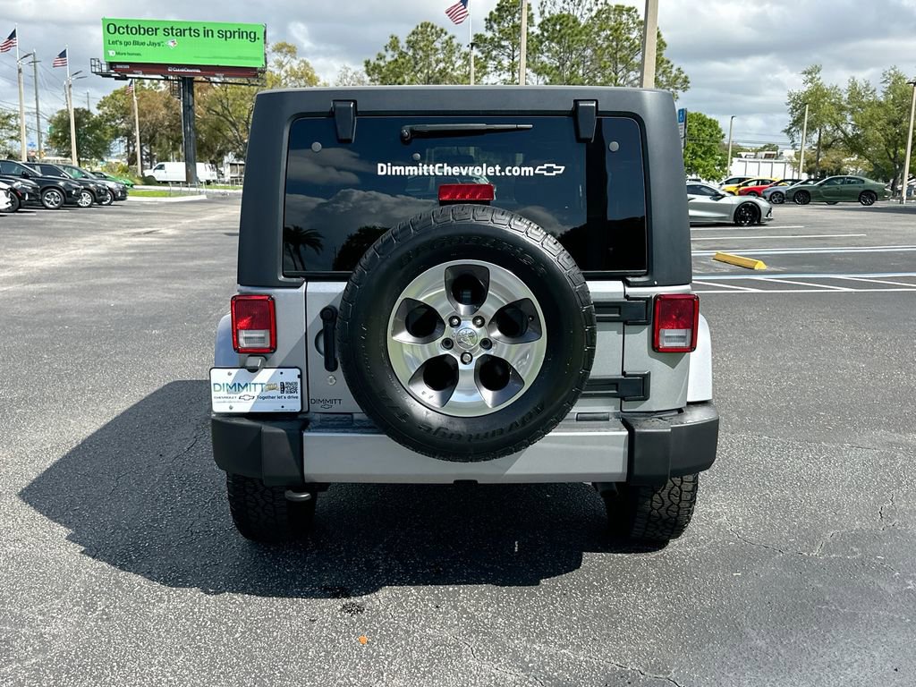 Used 2016 Jeep Wrangler Unlimited Sahara w/ Connectivity Group image 7